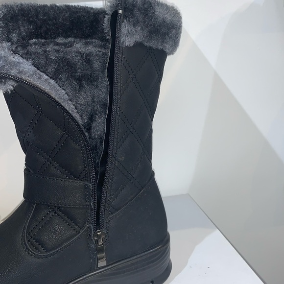 BLACK QUILTED RHIENSTONE BOOTS - Picture 6 of 8